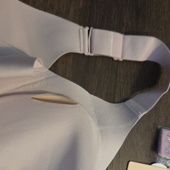 Elegant Blush Seamless Bra - Picture 4 of 6